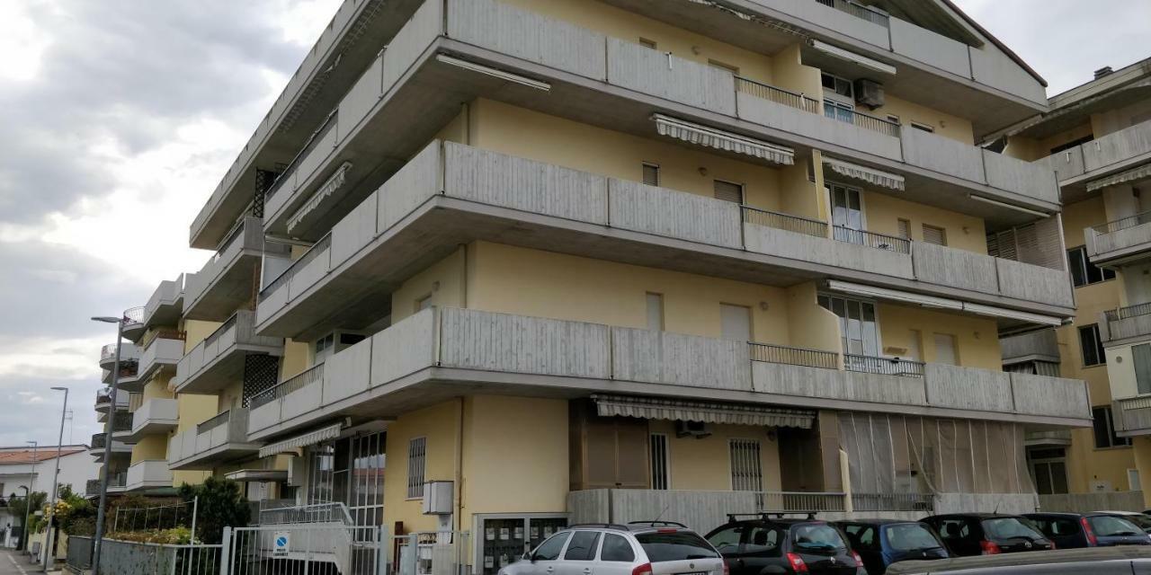 Albahome Alba Adriatica Exterior foto